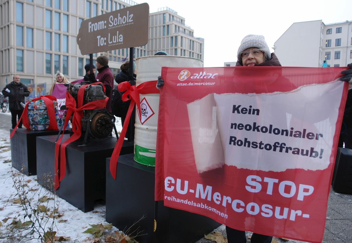 Demonstrant*innen fordern Stopp des EU-Mercosur-Handelsabkommens