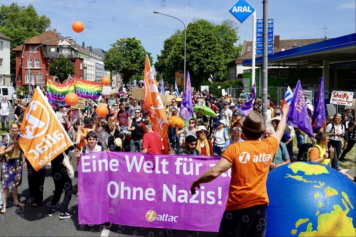 Attac-Block bei der Demo "Gemeinsam laut"